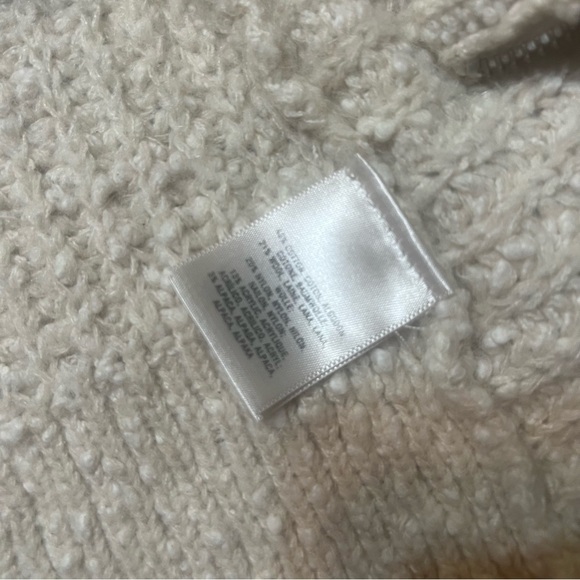 Moth Sweater Medium wool - Picture 6 of 8